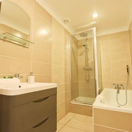 Queens Courtyard - Hopewell Appartamento *