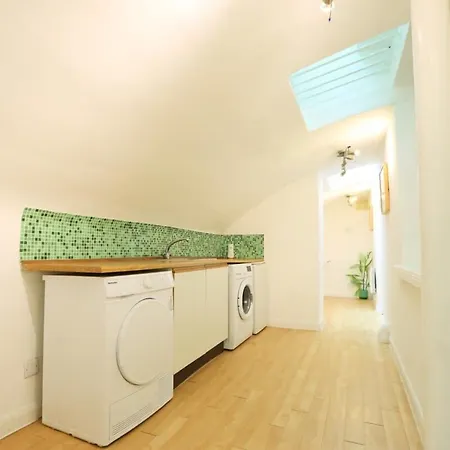 Queens Courtyard - Hopewell Apartamento *