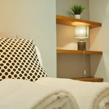 Queens Courtyard - Hopewell Apartamento Bristol